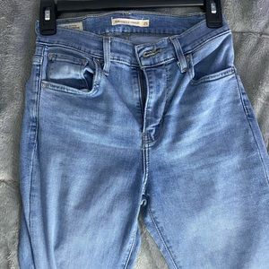 Levi’s 724 high rise straight leg jeans! Almost new, only worn a few times.